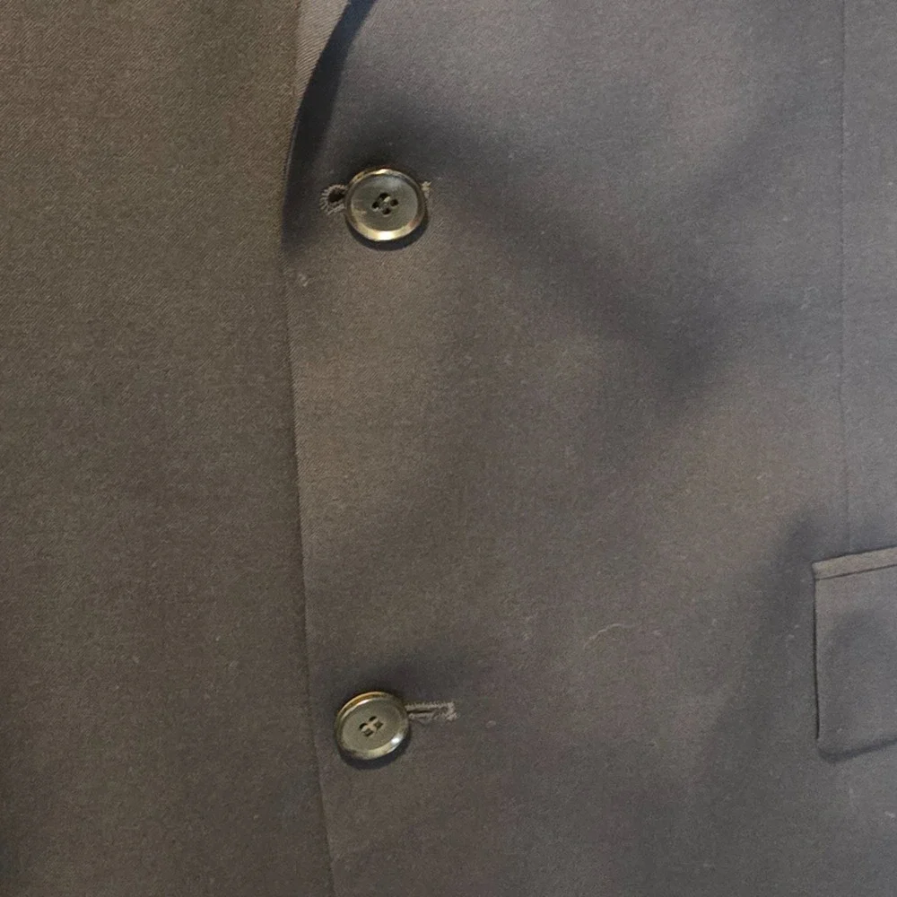 Hugo Boss length 33